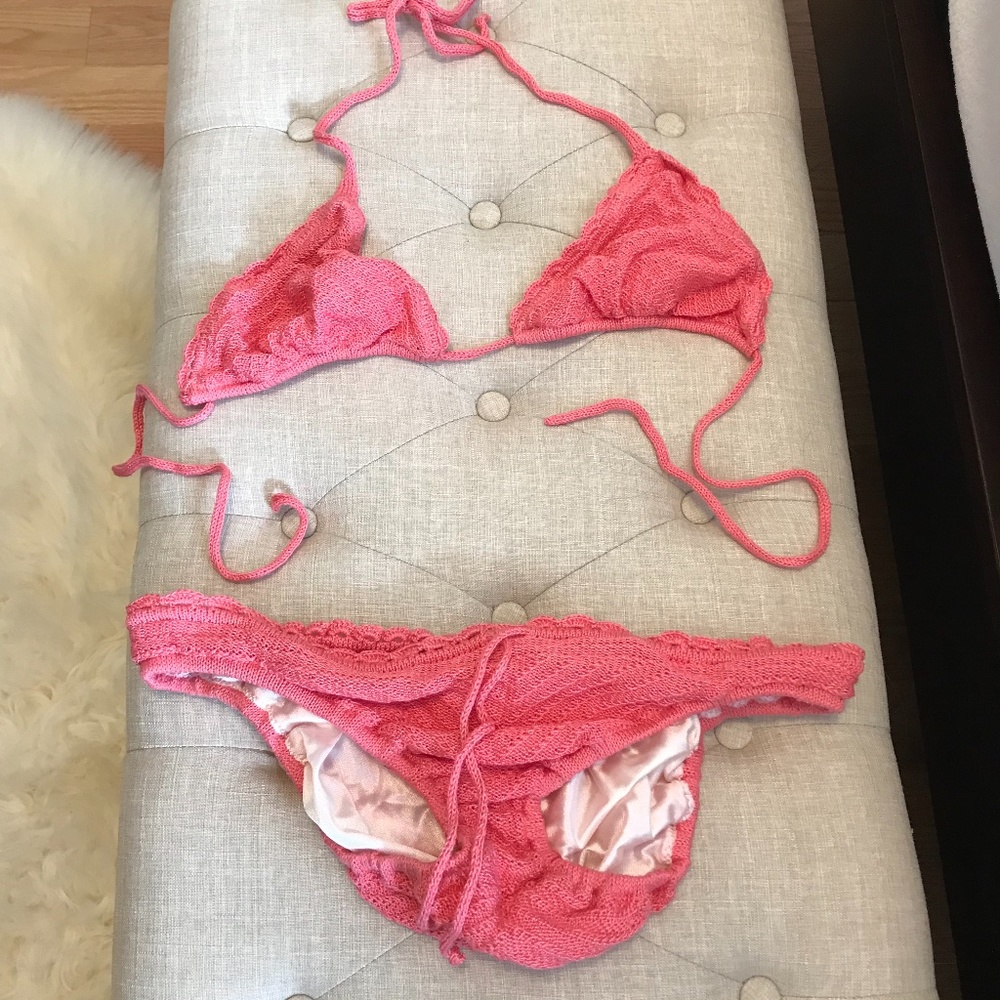 Victoria’s Secret Crochet Bikini in Coral - size Large NWOT